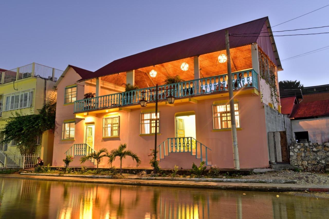 Hostal Don Cenobio Флорес Экстерьер фото