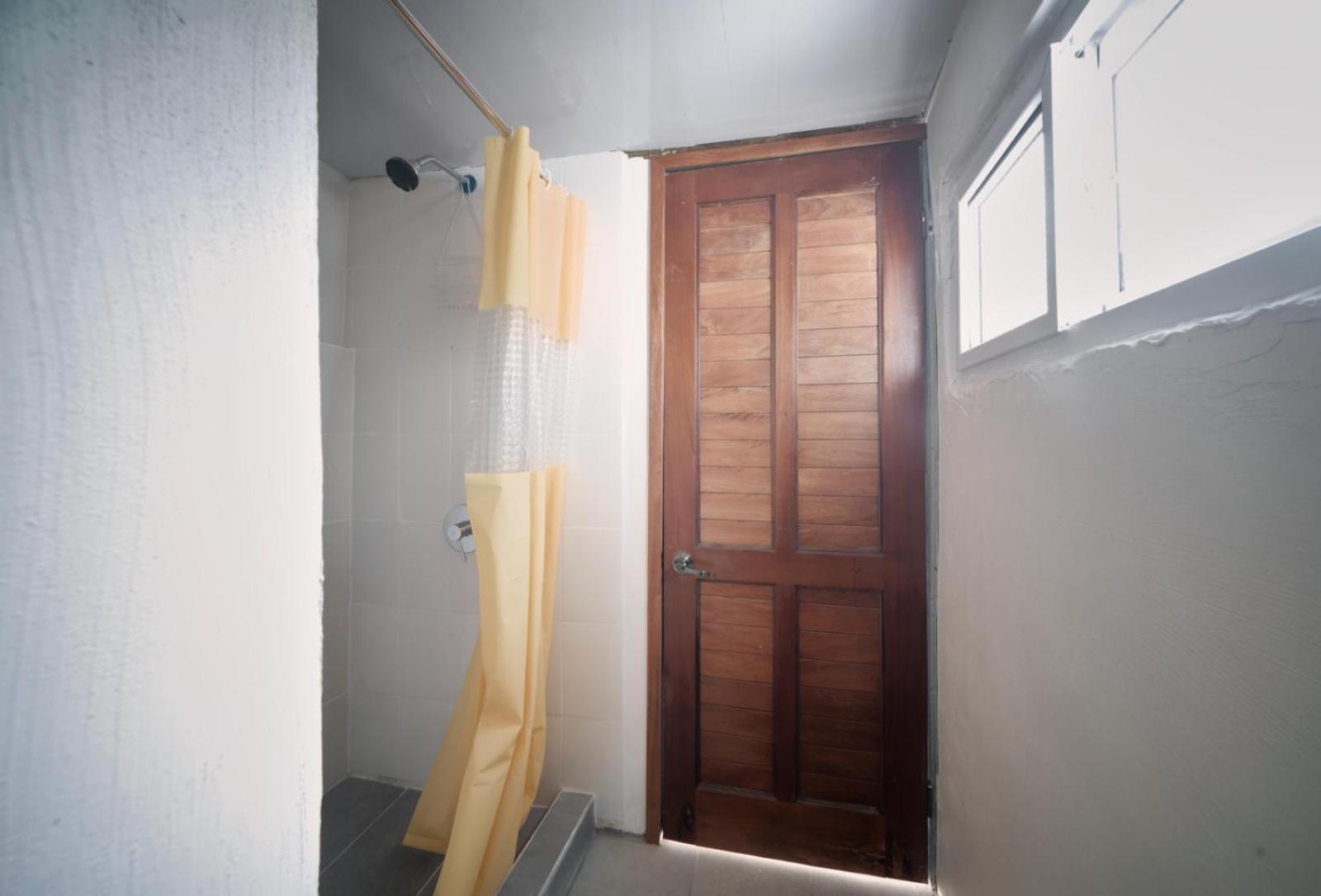 Hostal Don Cenobio Флорес Экстерьер фото